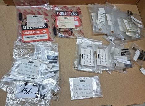 Slika na kojoj se prikazuje tekst, u dvorani, kutija, plasti�an

Sadr�aj generiran uz AI mo�da nije to�an.