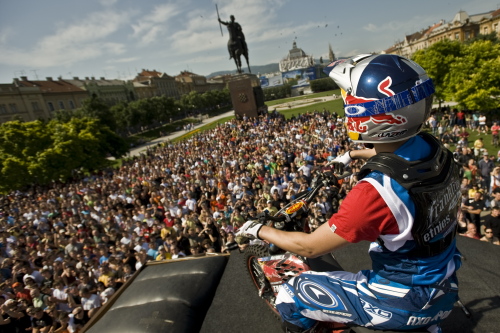 PV_XFIGHTERS_EXHIBITIONTOUR_ZAGREB_06062009_0007.jpg