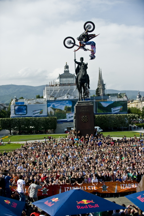 PV_XFIGHTERS_EXHIBITIONTOUR_ZAGREB_06062009_0008.jpg